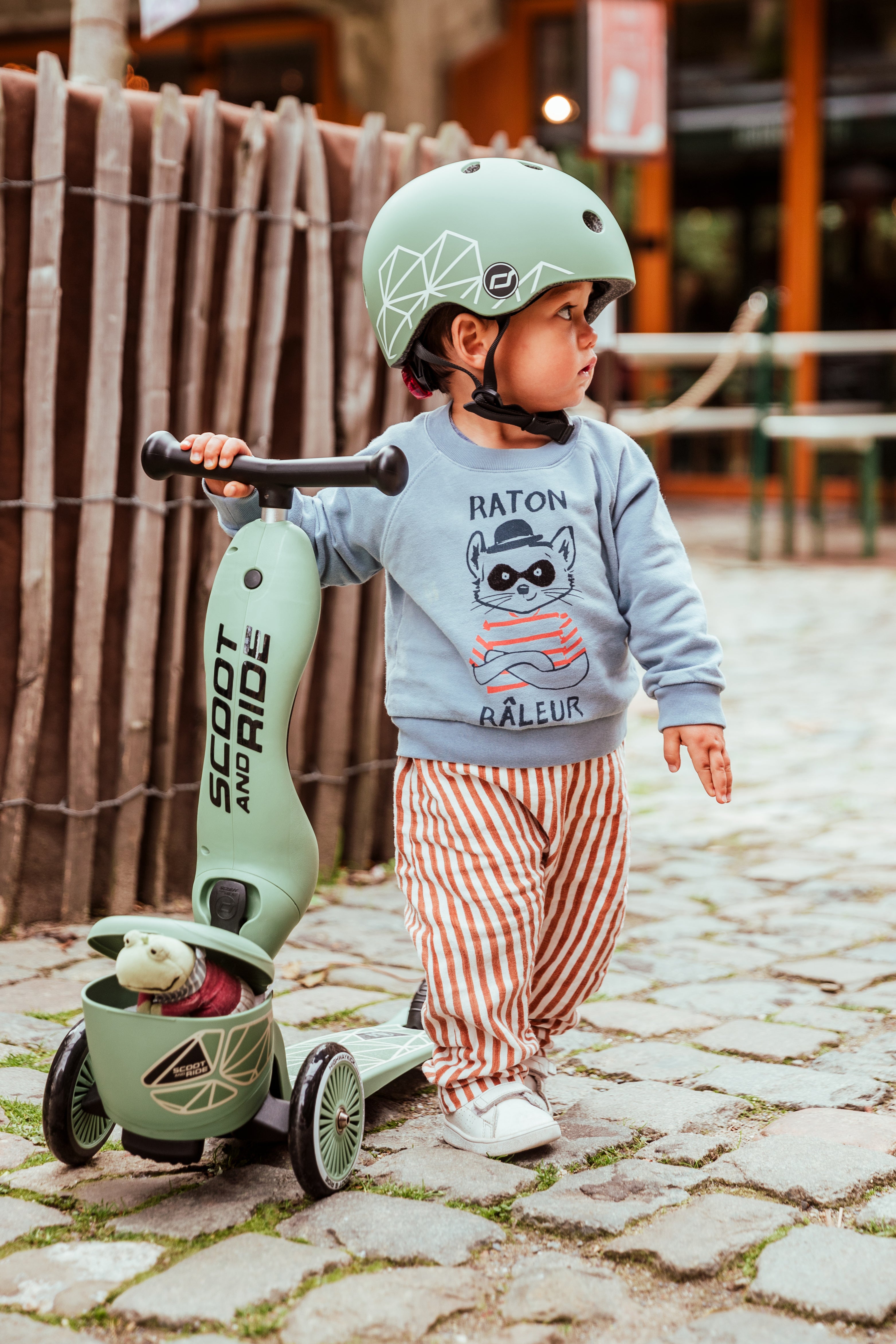 Highwaykick 1 Lifestyle Scooter and Ride On Toy Green Lines