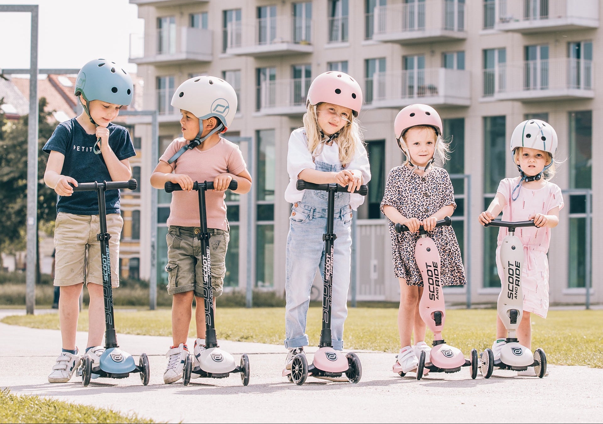 Highwaykick 3 Scooter with LED Wheels Ash image 3