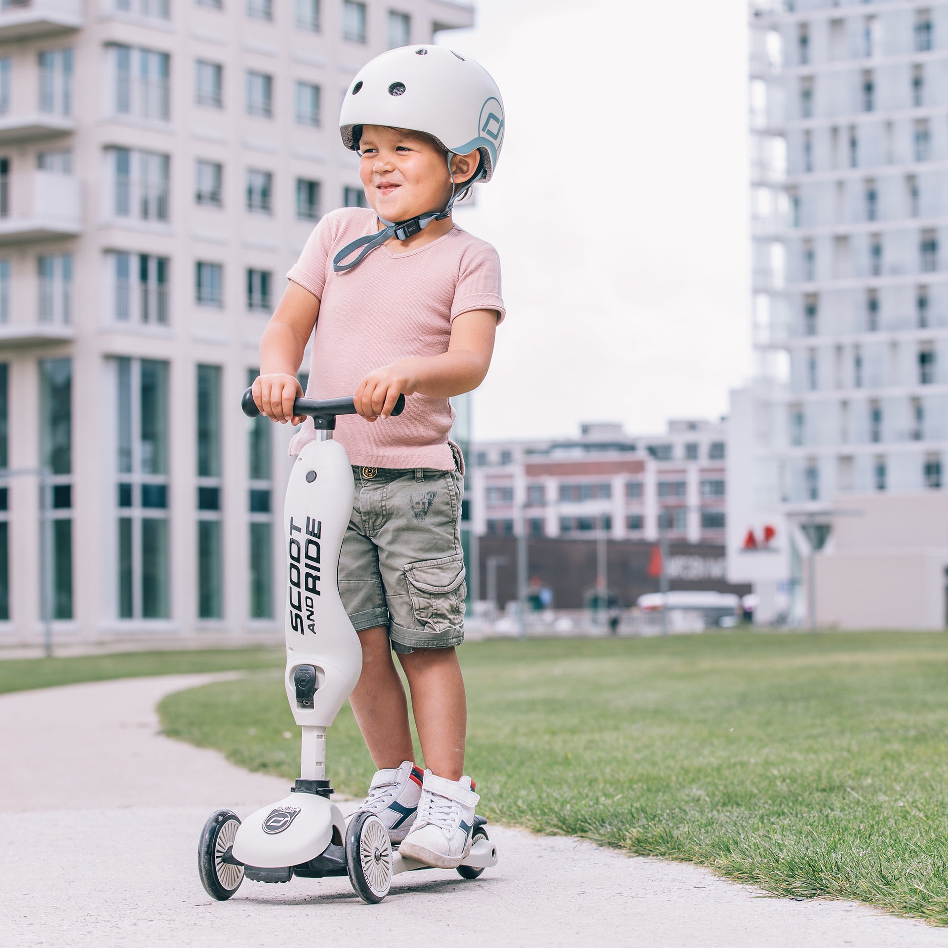 Highwaykick 1 Scooter and Ride On Toy Ash – Scoot and Ride USA